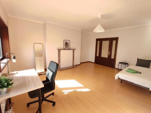 Rua de Damião de Góis, Porto, Braga 4050 221