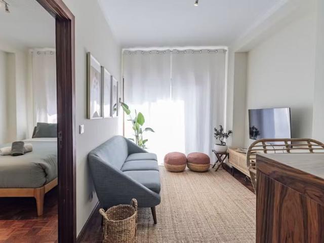 Rua de Faria Guimarães, Porto, Braga 4000 206