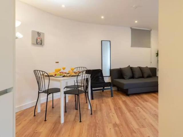 Rua de Fervença, Vila Nova de Gaia, Porto 4430 097