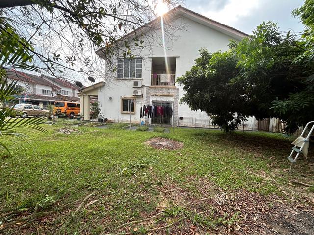 Ruang Tamu Sgt Luas Tanah Corner Besar 5707 sqft Nusa Rhu