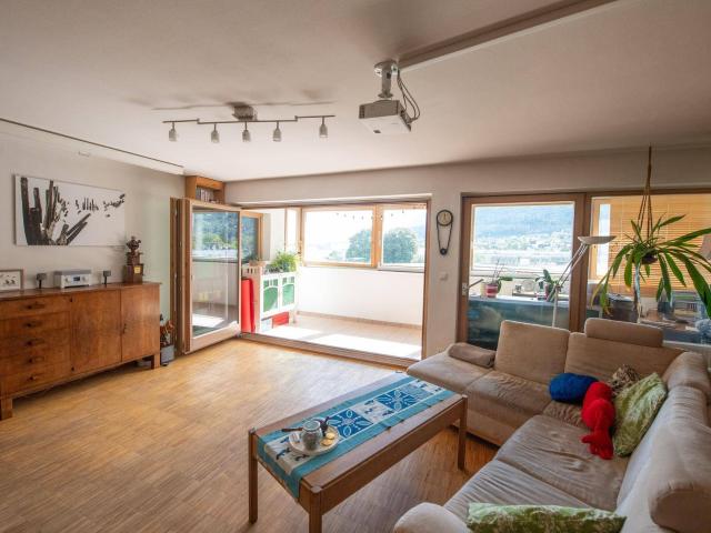 Rückzugsort mitten in Telfs: Helle 4 Zimmer Wohnung mit Wintergarten zum Innenhof