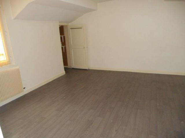 RUE CHAVAILLAUD, Reims