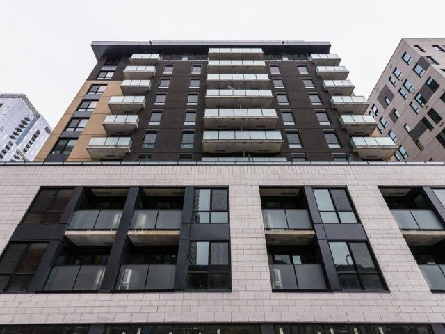 Rue Crescent, H3G 0G6, Montréal