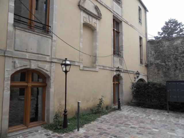Rue Bourbesneur. F2 au rez de chaussée