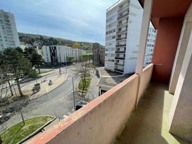 RUE BOSSUET T4 5ème étage sans ascenseur