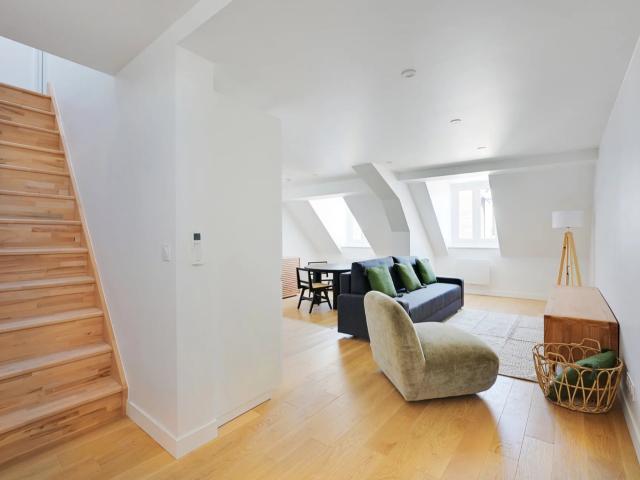 Rue d'Aboukir Duplex 2 chambres meublé et climatisé refait à n