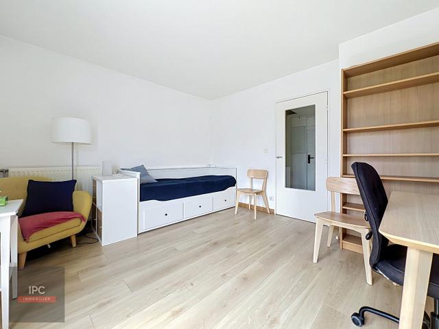 RUE D'ALSACE STUDIO MEUBLE 28m², Clichy