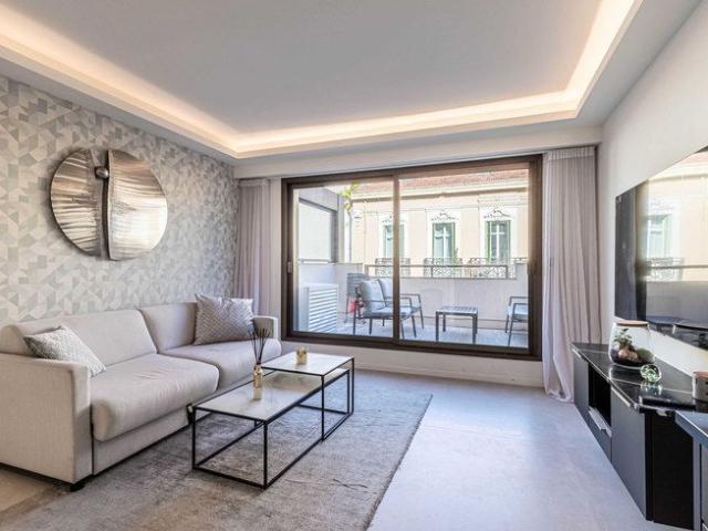 Rue d'Antibes