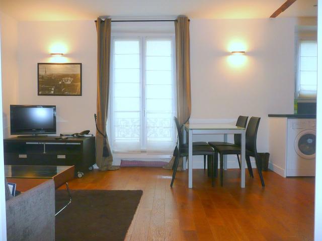 Rue de Grenelle lovely apartment near Eiffel Tower, Paris Amsterdam Apartments for Rent