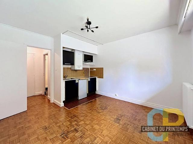 Rue de la Concorde Jeanne d'arc Studio non meublé 22 m2