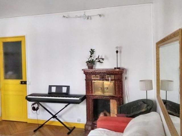 Rue de Levis Beau 3 pièces de 50 m2 meublé