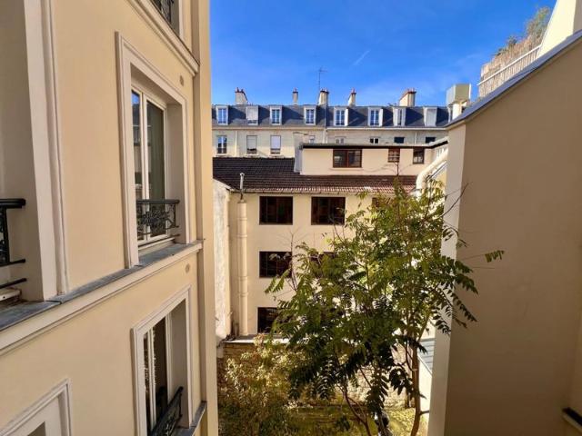 Rue de Sèvres Vaneau