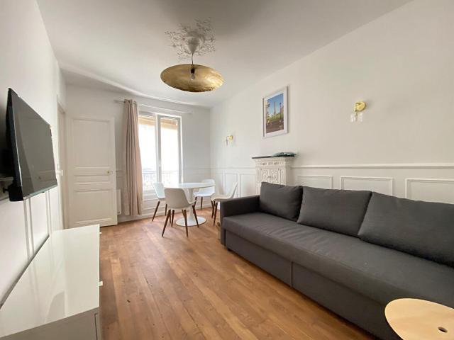 Rue des Archives Appartement 2 pièces rénové et calme à louer Meublé