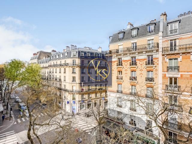 Rue des Pyrénées Paris 20 Metro Gambetta
