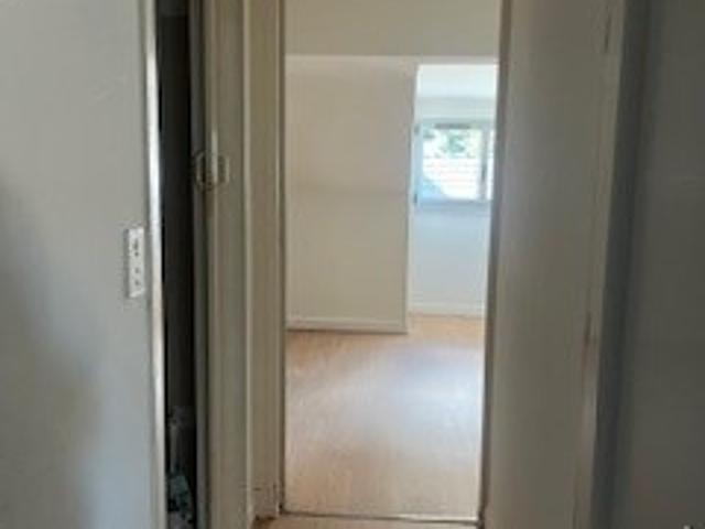 Rue du Bourg, appartement T2 meublé de 25,39m² au 3ème et dernier étage sans ascenseur
