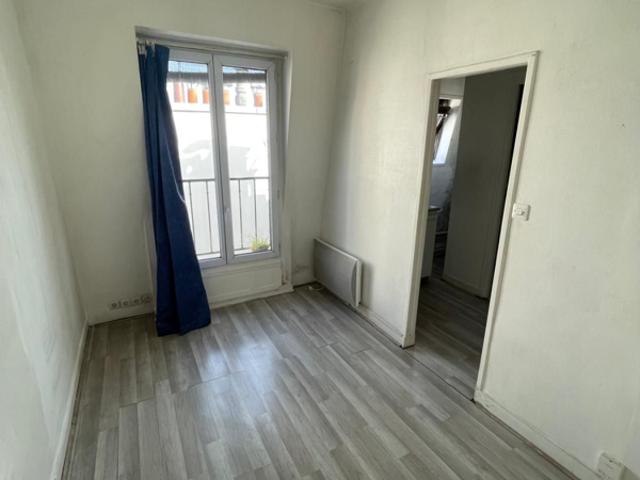 RUE DU BAIGNEUR STUDIO 12m² 6ème asc
