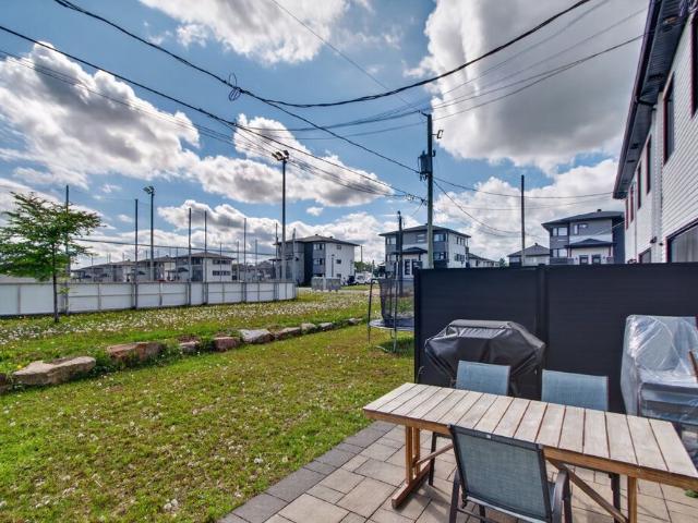 Rue du Beaujolais, J7N 3R3, Mirabel