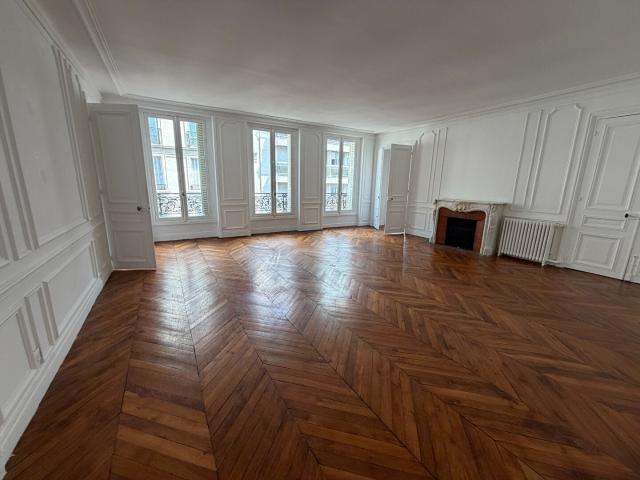 Rue du Fg St Honoré, 5 pièces, 149.19m²