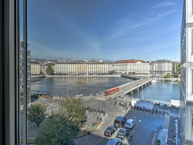 Office for rent in Rue du Rhône 40 804 m² | dreamo. Ch