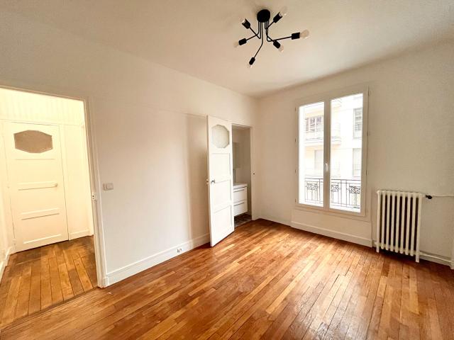RUE ESTIENNE D'ORVES Studio 20m², Clichy