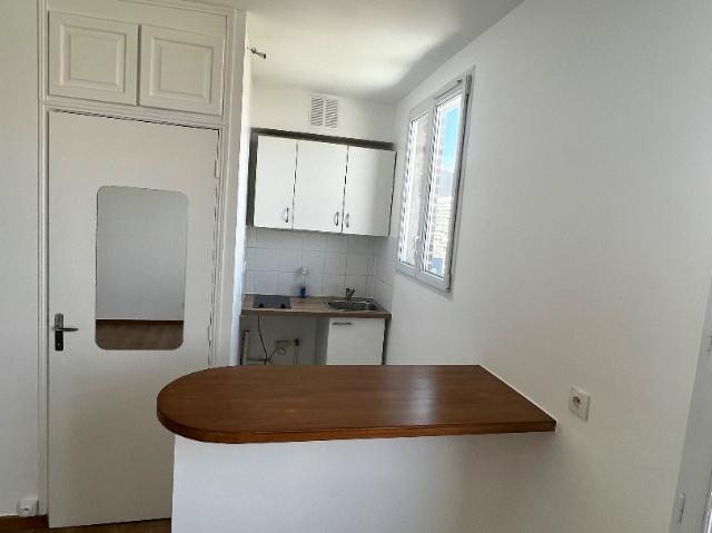 RUE KLOCK Studio 22m², Clichy
