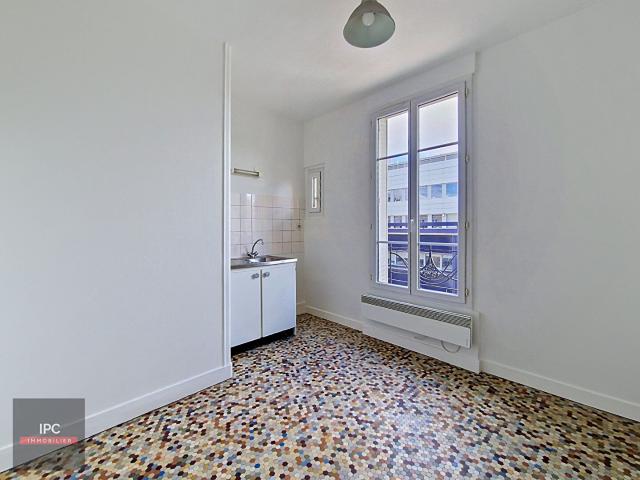 RUE HENRI BARBUSSE Studio 27m², Clichy
