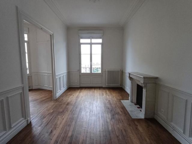 RUE HENRI IV, Reims