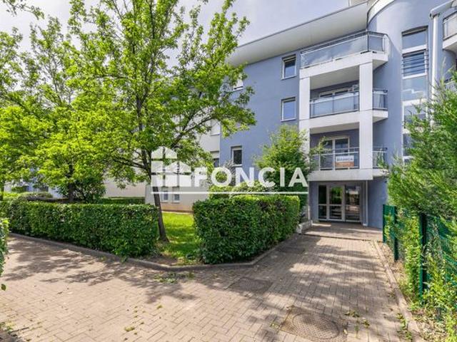 Rue Henri Loux – Appartement lumineux avec balcon et cave au 2ᵉ étage avec ascenseur. Copropriété calme et bien entretenue