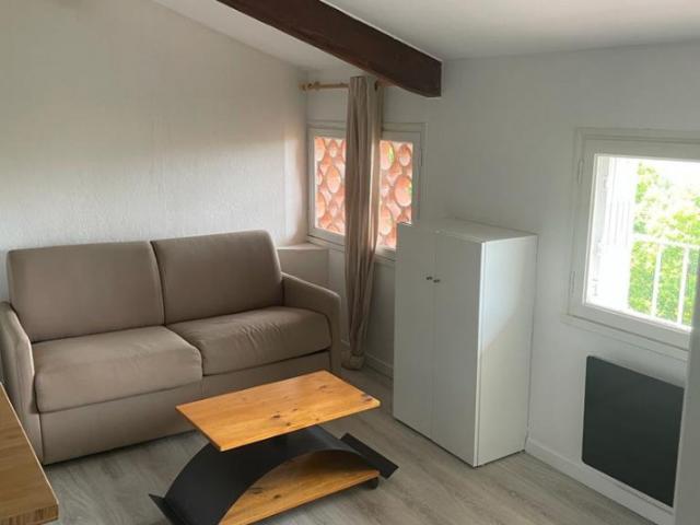 Rue Jean Chaptal, studio lumineux dans une résidence calme
