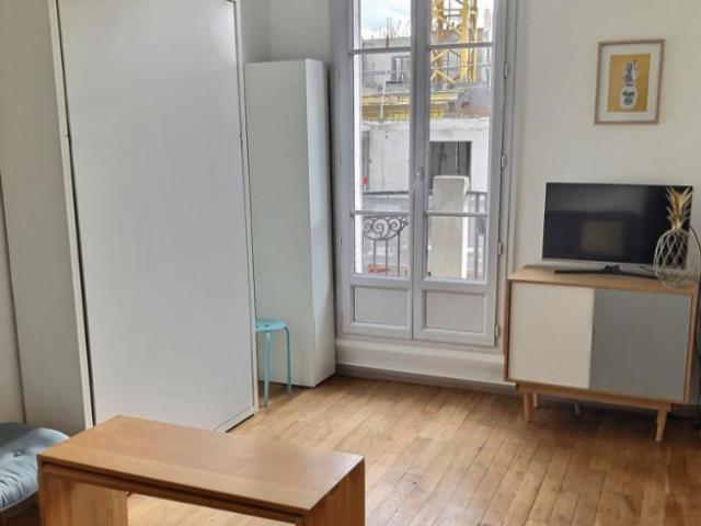 RUE MADAME DE STAEL Studio MEUBLE 22m², Clichy