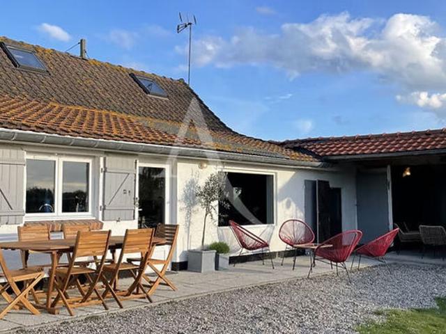 Rue, maison sur 2800 m² de terrain !