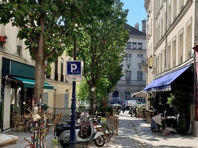RUE ST MAUR 2