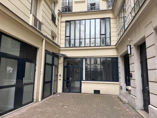 RUE PAPILLON BUREAUX EN OPENSPACE DE 63 M2 A PARIS 9