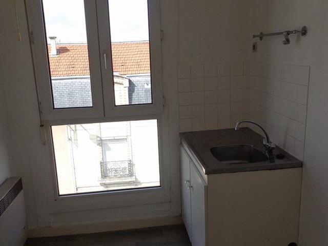 RUE ROGER SALENGRO, Reims