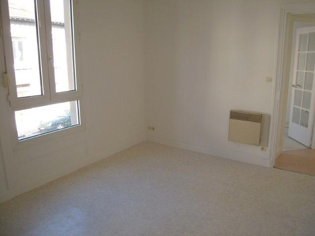 RUE ROGER SALENGRO, Reims