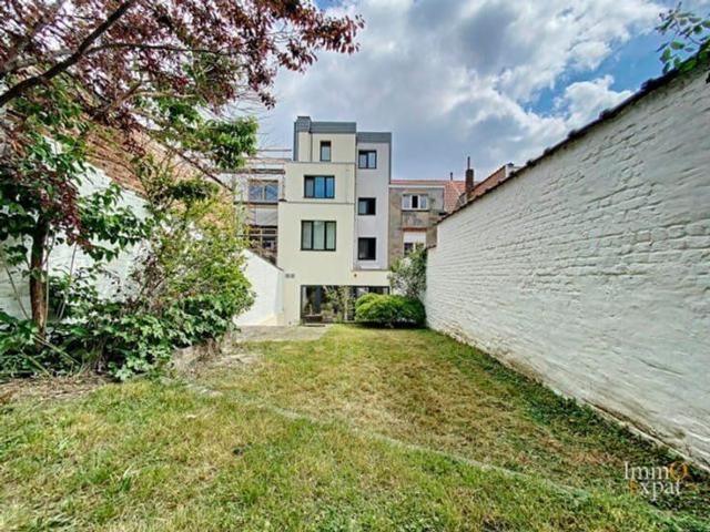 Rue Van Swae, TOWNHOUSE 5 bedrooms + Office and garden