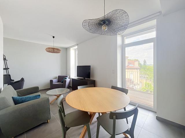 RUE VERLAINE DISPONIBLE IMMEDIATEMENT