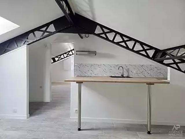 Rueil Malmaison 92500 Location appartement 2 pièces t2 au dernier étage