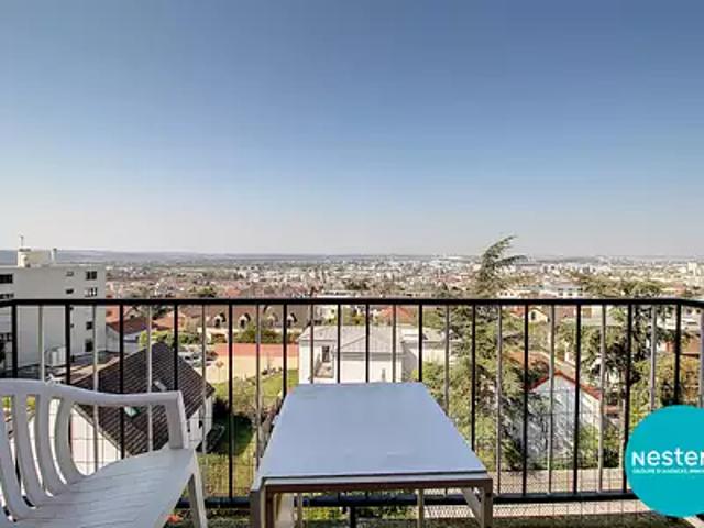 Rueil Malmaison 92500 Location appartement 2 pièces t2 au dernier étage terrasse
