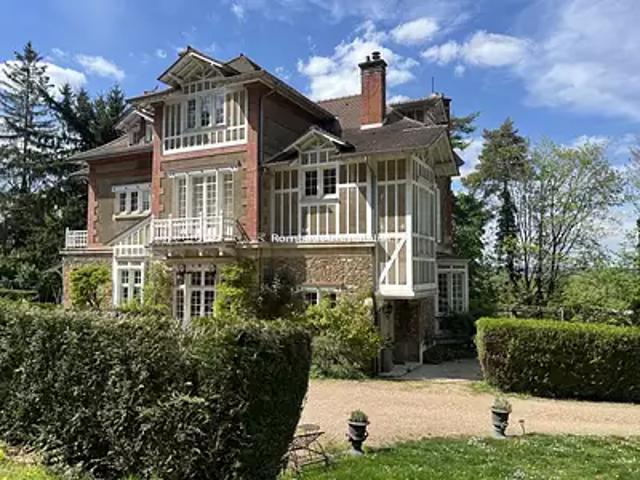 Rueil Malmaison 92500 Location maison 10 pièces t10 piscine