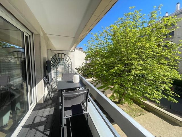 Rueil Malmaison / Coeur de ville / Appartement Meublé 4/5 pièces 100m2? 3 chambres ? Balcon ? Parking ? Cave