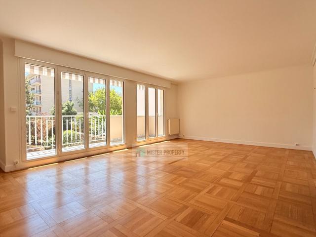RUEIL MALMAISON / CENTRE VILLE / 4 PIÈCES NON MEUBLÉ 120M2 / BALCON / PARKING / CAVE