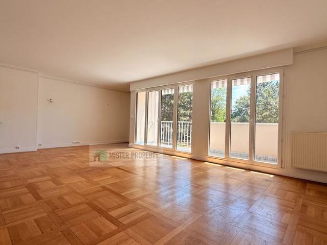 RUEIL MALMAISON / CENTRE VILLE / 4 PIÈCES NON MEUBLÉ 120M2 / BALCON / PARKING / CAVE
