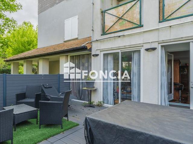 Rueil Malmaison – Appartement 2 pièces avec jardin privatif et parking