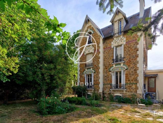 Rueil Malmaison BORDS DE SEINE Maison 5 chambres 181 m² Jardin 631m²
