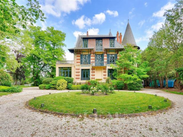 Rueil Malmaison Bords de Seine Propriété avec piscine, t. 538m² Rueil Malmaison