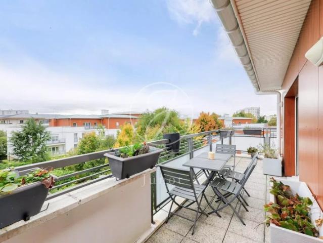 Rueil Malmaison MONT VALÉRIEN Appartement à vendre 102,15m² Carrez Dernier étage Deux terrasses