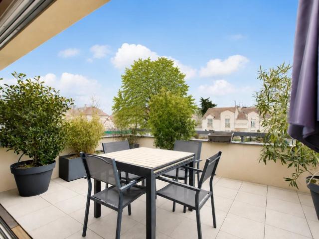 Rueil Malmaison MONT VALÉRIEN Duplex à vendre 153,40m² carrez 5 chambres Terrasse 25m²