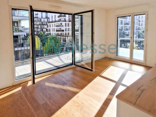 RUEIL MALMAISON Plateau belles prestations pour cet appartement S/O