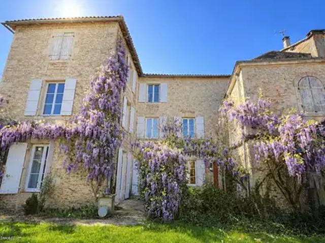 Ruffec 16700 Achat / Vente maison parking